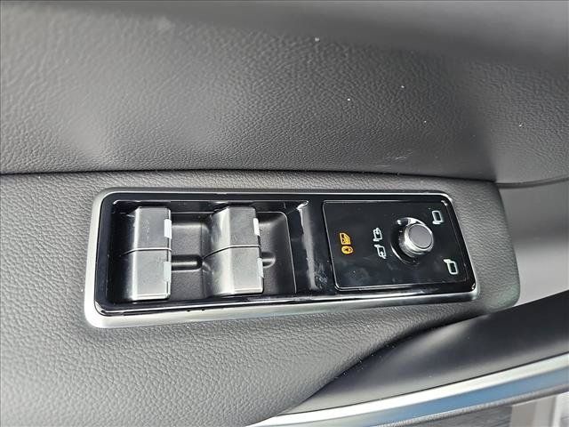 Used 2026 Jaguar F-PACE R-Dynamic S AWD/4WD image 27