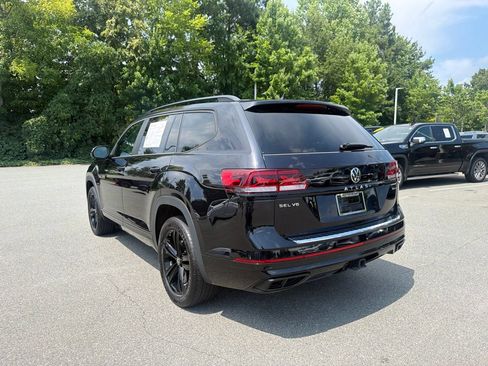 Used 2023 Volkswagen Atlas SEL R-Line AWD/4WD image 3