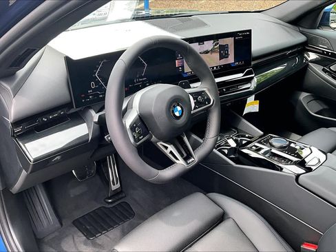 Used 2026 BMW 530i w/ M Sport Package RWD image 9