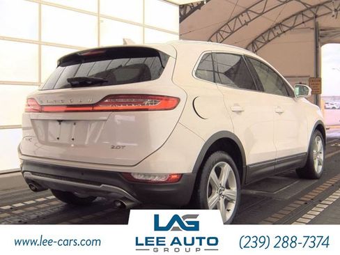 Used 2018 Lincoln MKC Premiere image 2