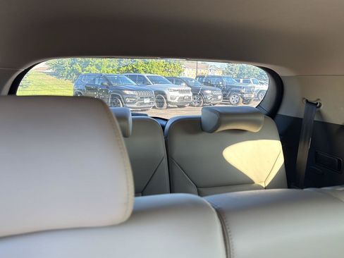 Used 2019 Kia Sorento EX AWD/4WD image 11