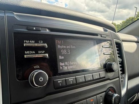 Used 2017 Nissan Titan 4x4 Crew Cab image 20