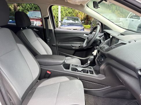 Used 2017 Ford Escape SE w/ Equipment Group 201A AWD/4WD image 28