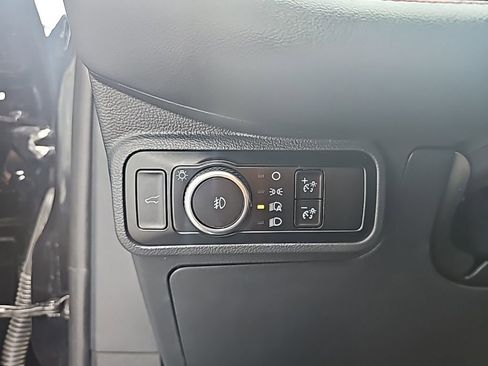 Used 2025 Ford Explorer ST-Line image 23