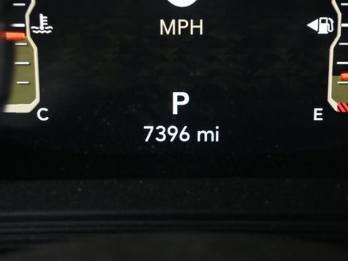 Used 2025 Jeep Wrangler Unlimited Sport AWD/4WD image 14