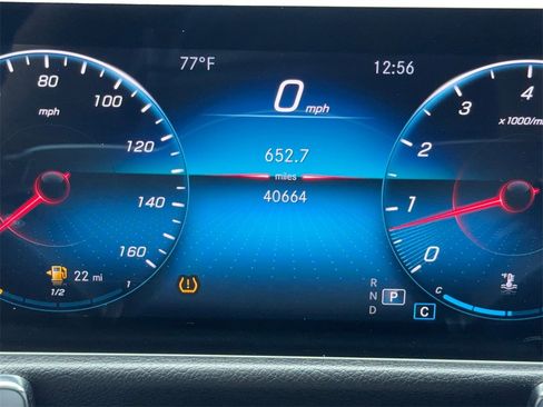 Used 2020 Mercedes-Benz GLB 250 w/ Premium Package image 21