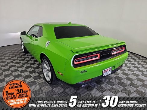 Used 2017 Dodge Challenger R/T w/ Driver Convenience Group image 8