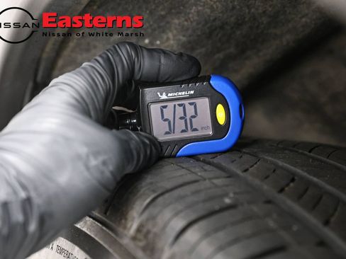 Used 2023 Nissan Rogue S AWD/4WD image 26
