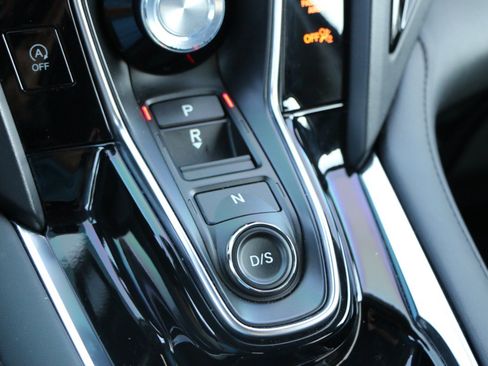 Used 2024 Acura RDX SH-AWD image 26