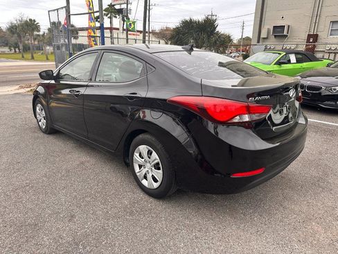 Used 2016 Hyundai Elantra SE image 5