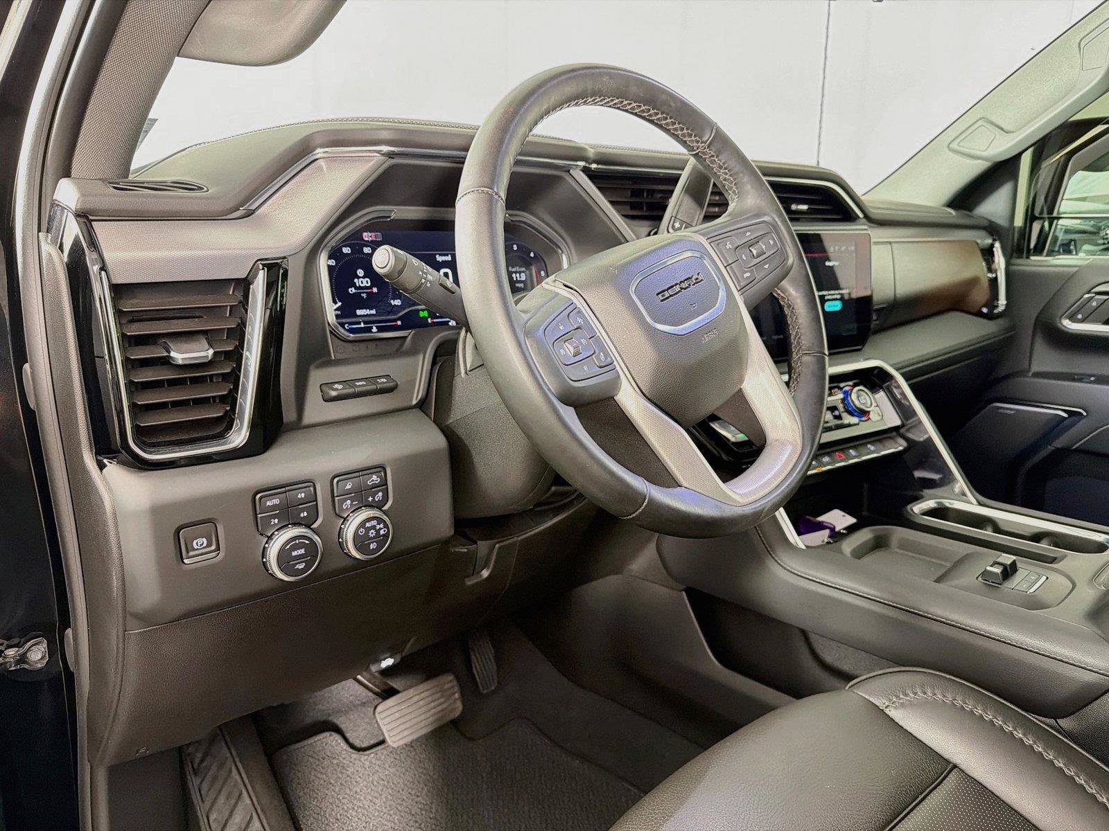Used 2024 GMC Sierra 3500 Denali w/ Denali Reserve Package AWD/4WD image 16