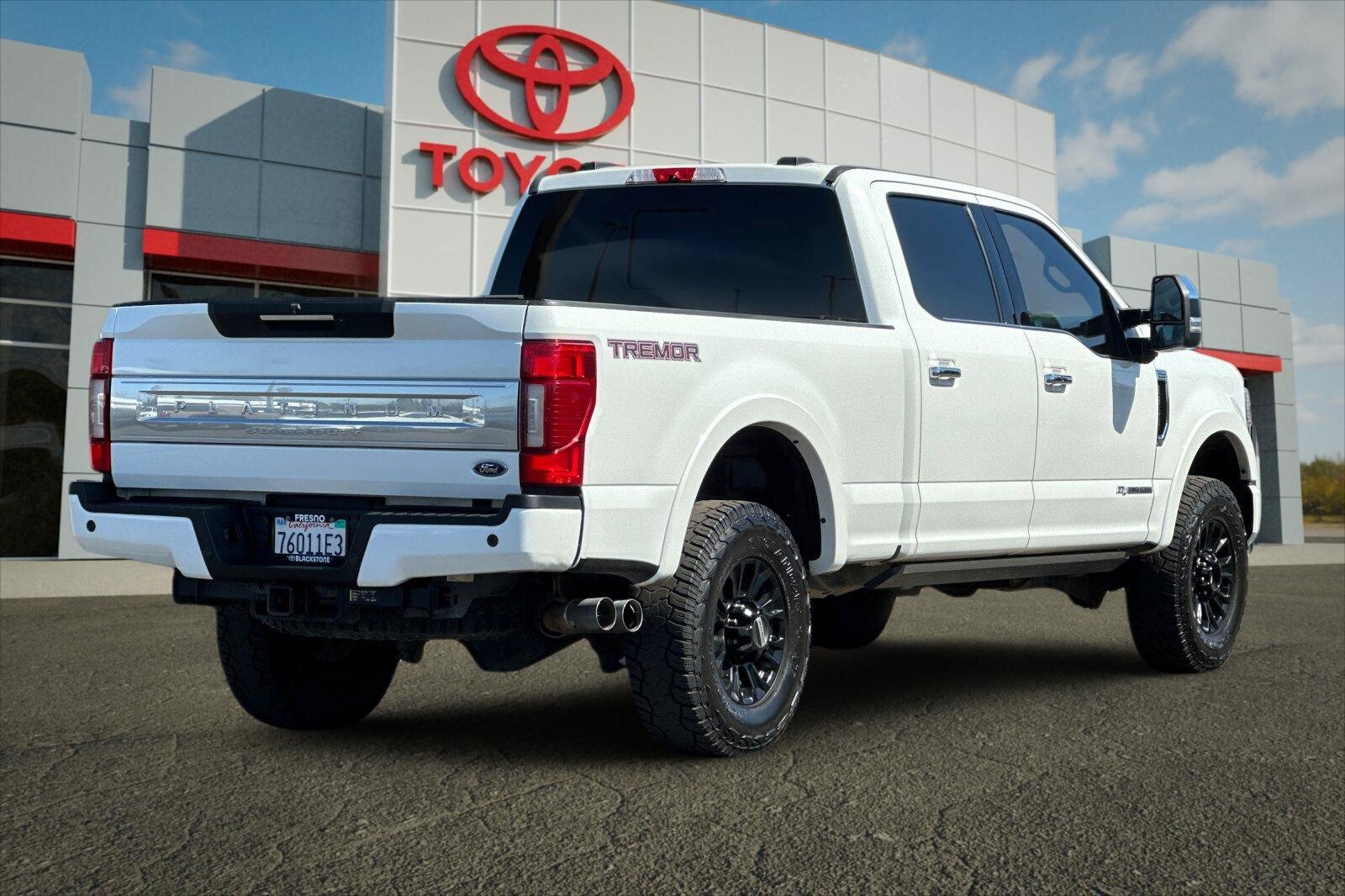 Used 2021 Ford F250 Platinum w/ Tremor Off-Road Package AWD/4WD image 3