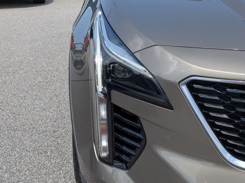 Certified 2020 Cadillac XT4 Premium Luxury w/ Driver Awareness Package FWD image 10