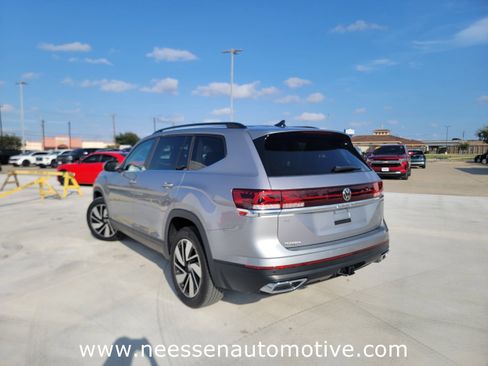 Used 2024 Volkswagen Atlas SE image 5