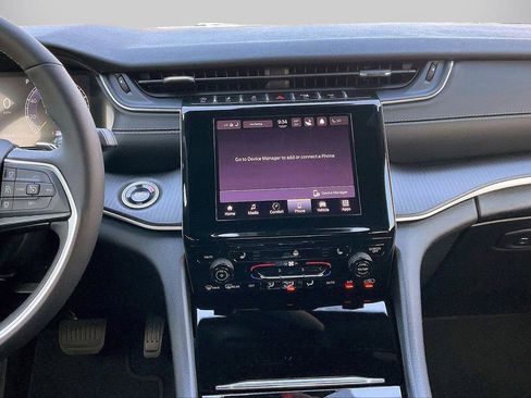Certified 2025 Jeep Grand Cherokee L Altitude AWD/4WD image 13