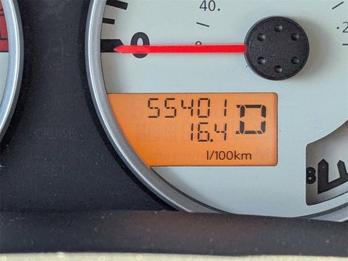 Used 2015 Nissan Frontier PRO-4X image 2