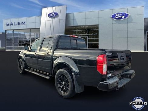 Used 2020 Nissan Frontier SV w/ Midnight Edition Floor Mats image 4