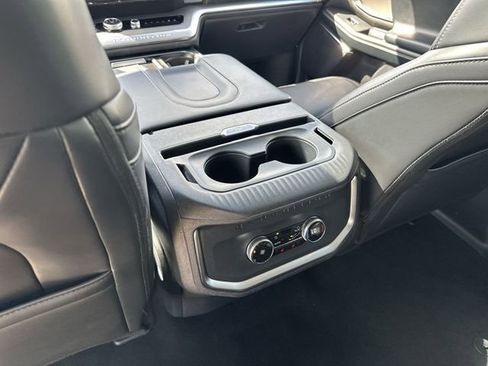 Used 2025 Ford Expedition Max Platinum w/ Driver's Package AWD/4WD image 25