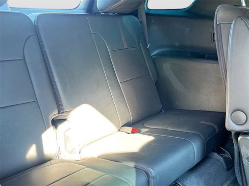 Used 2023 Chevrolet Traverse RS w/ LPO, Floor Liner Package image 28