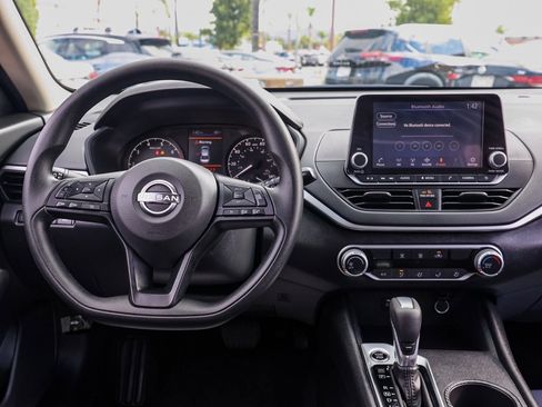 Used 2025 Nissan Altima 2.5 S image 21