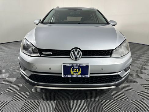 Used 2017 Volkswagen Golf Alltrack SE image 4