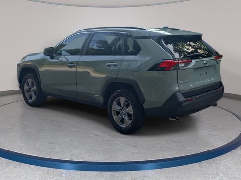 Used 2023 Toyota RAV4 XLE AWD/4WD image 7