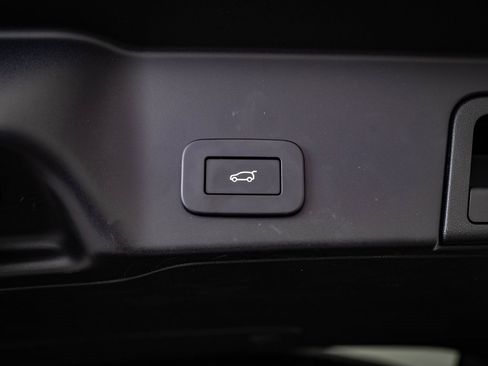 Used 2023 Land Rover Range Rover Evoque R-Dynamic S image 21