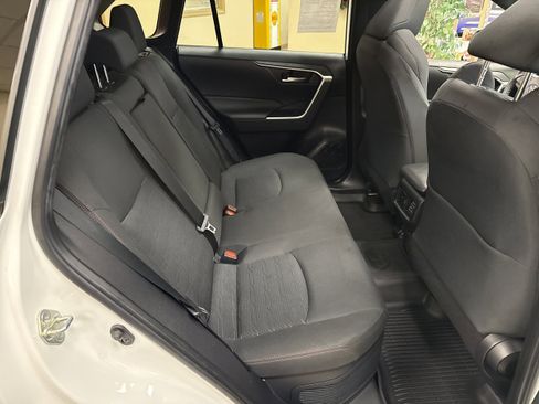 Used 2023 Toyota RAV4 SE w/ Weather & Moonroof Package image 20