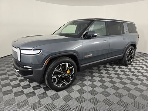 Used 2023 Rivian R1S Adventure image 1