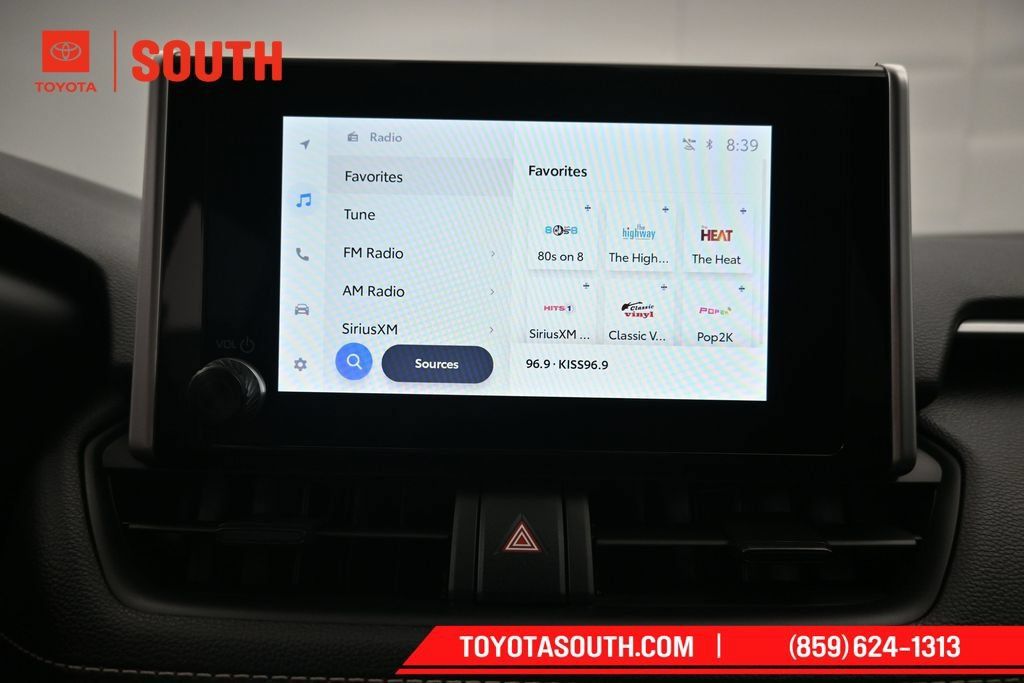 Used 2025 Toyota RAV4 XLE AWD/4WD image 14