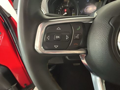 Used 2024 Jeep Wrangler Unlimited Sahara AWD/4WD image 17