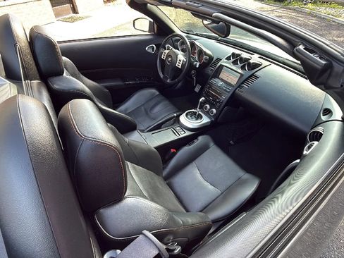 Used 2007 Nissan 350Z Touring RWD image 54