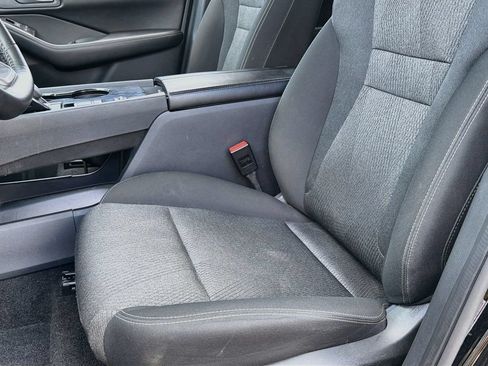 Used 2025 Nissan Rogue SV FWD image 37