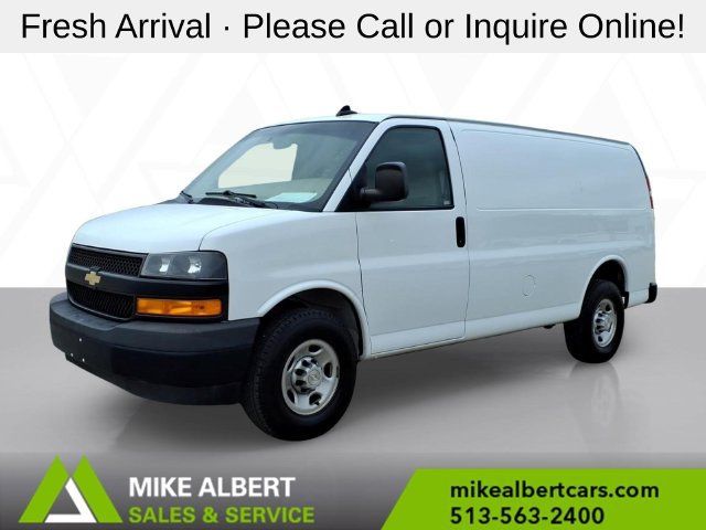 Used 2019 Chevrolet Express 2500 w/ Driver Convenience Package RWD image 3