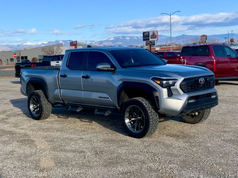 Used 2024 Toyota Tacoma TRD Off-Road image 7