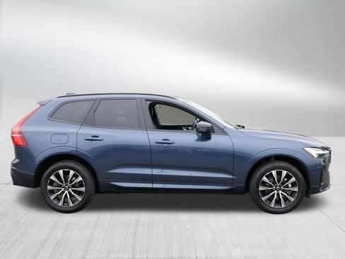 Used 2025 Volvo XC60 B5 Core AWD/4WD image 8