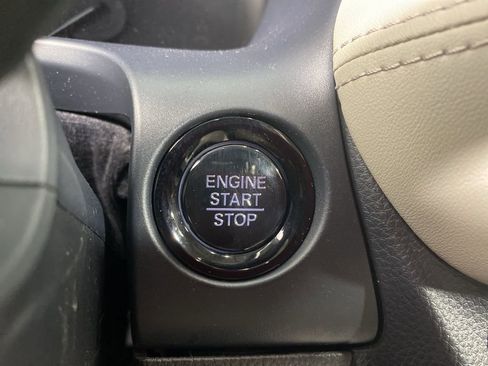 Used 2023 Honda HR-V LX image 17