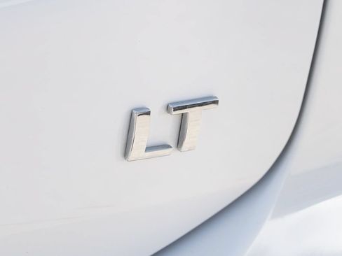 Used 2024 Chevrolet Equinox LT FWD image 13