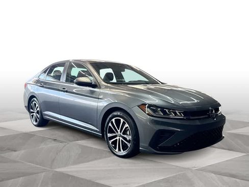Used 2026 Volkswagen Jetta Sport FWD image 2