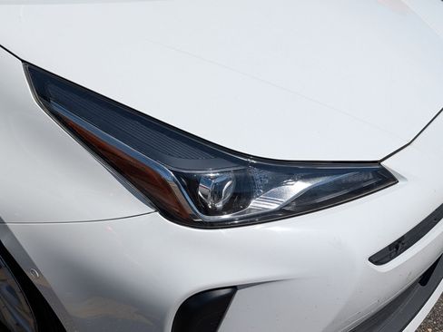 Used 2022 Toyota Prius LE FWD image 2