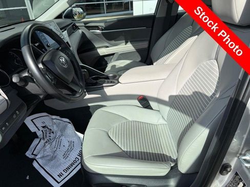 Used 2024 Toyota Camry SE image 16