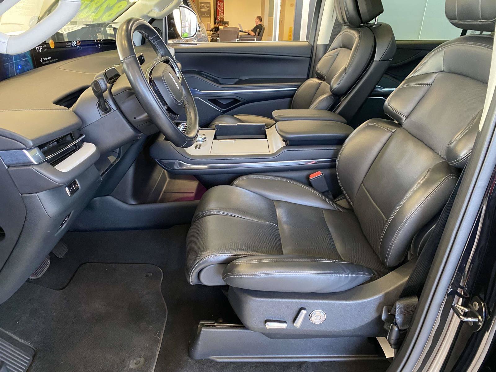 Certified 2025 Lincoln Navigator L Reserve AWD/4WD image 20