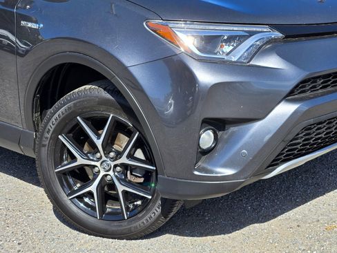 Used 2018 Toyota RAV4 SE w/ Advanced Technology Package AWD/4WD image 9