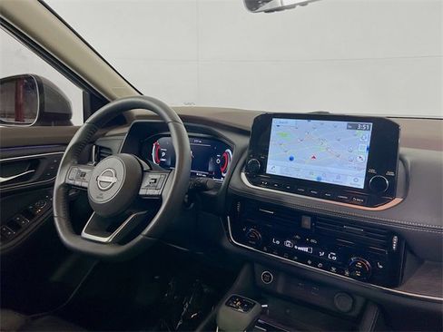 Used 2023 Nissan Rogue Platinum w/ Platinum Premium Package image 28