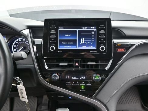 Used 2023 Toyota Camry SE image 8