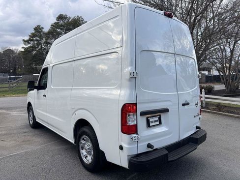 Used 2017 Nissan NV 2500 SV image 3