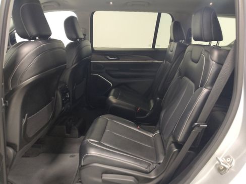 Used 2021 Jeep Grand Cherokee L Limited AWD/4WD image 18