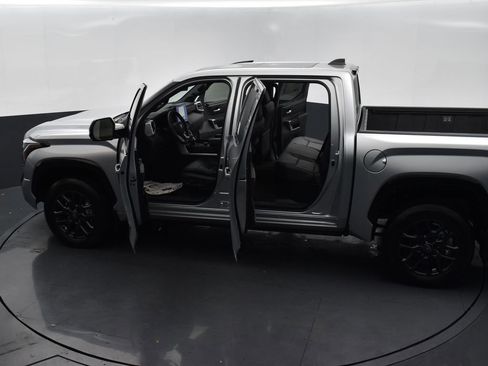 New 2025 Toyota Tundra Platinum image 24