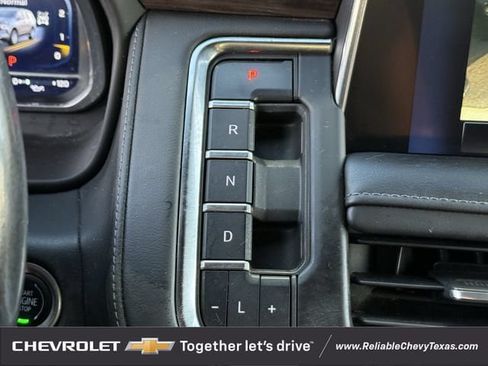 Used 2022 Chevrolet Suburban Z71 AWD/4WD image 25