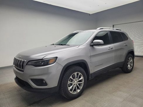 Used 2019 Jeep Cherokee Latitude Plus image 2